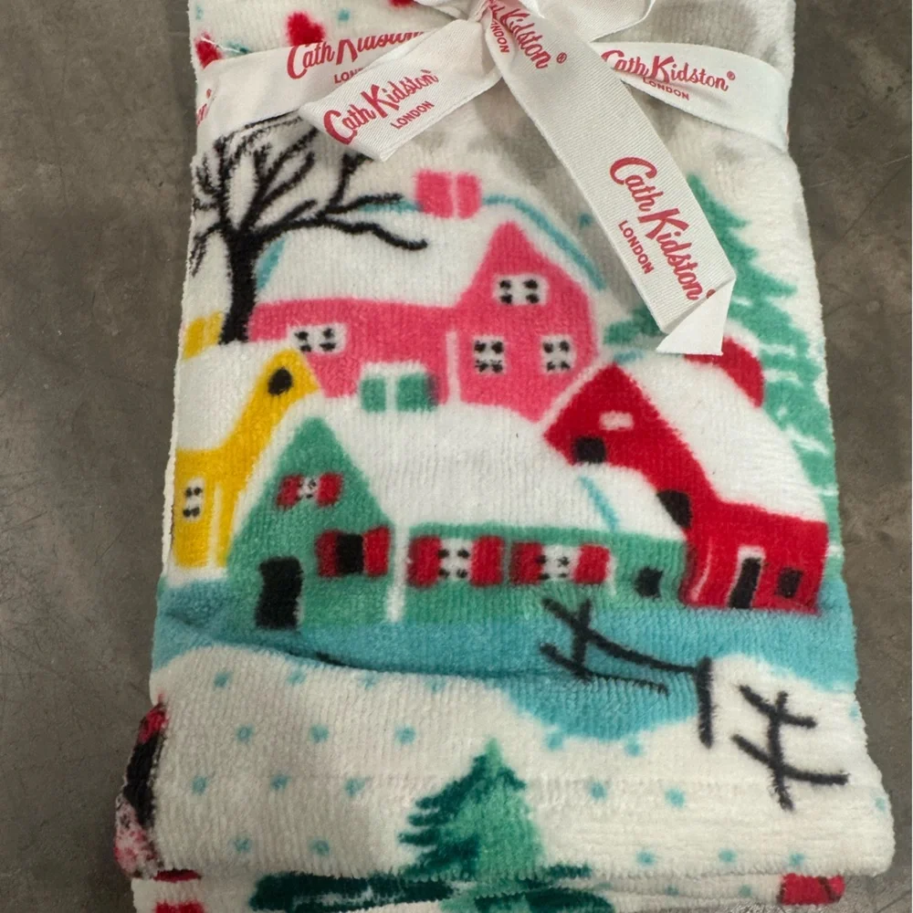 Cath Kidston 2fun Hand Towels in “shine bright(cream)” great for kitchen or bath